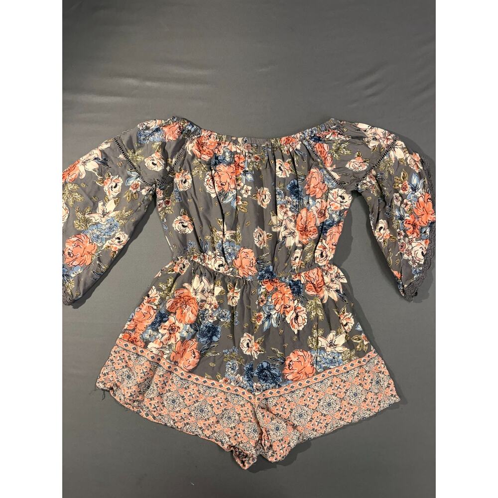 Angie Floral Romper Womens MED gray Rayon 3/4 Flare Sleeve Boho Chic City India - Picture 4 of 4